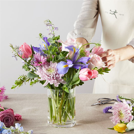 Pastel Tradition - A Florist Original – PIKE CREEK FLOWERS & GIFTS, Wilmington DE