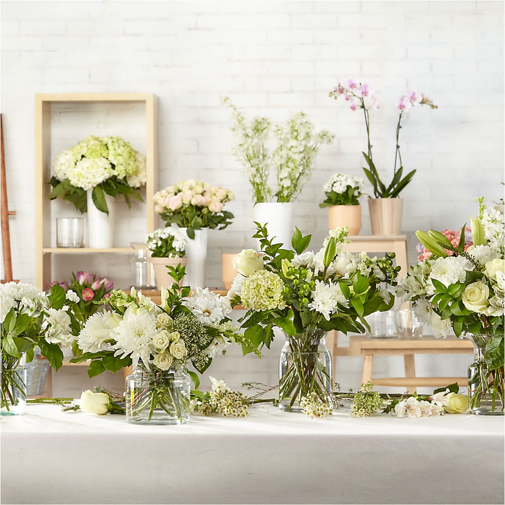 Classic Ivory – A Florist Original – PIKE CREEK FLOWERS & GIFTS, Wilmington DE