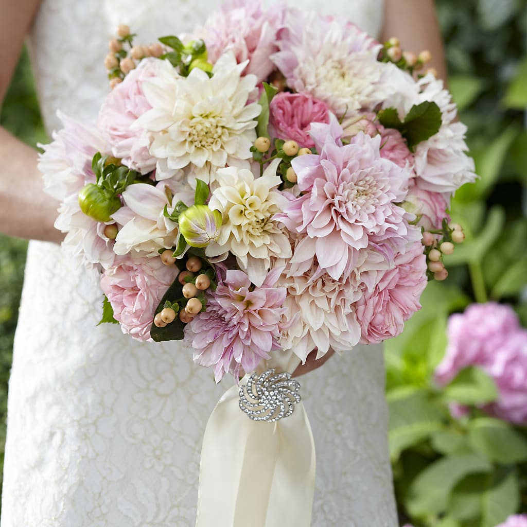 Heart's Promise Bouquet – PIKE CREEK FLOWERS & GIFTS, Wilmington DE