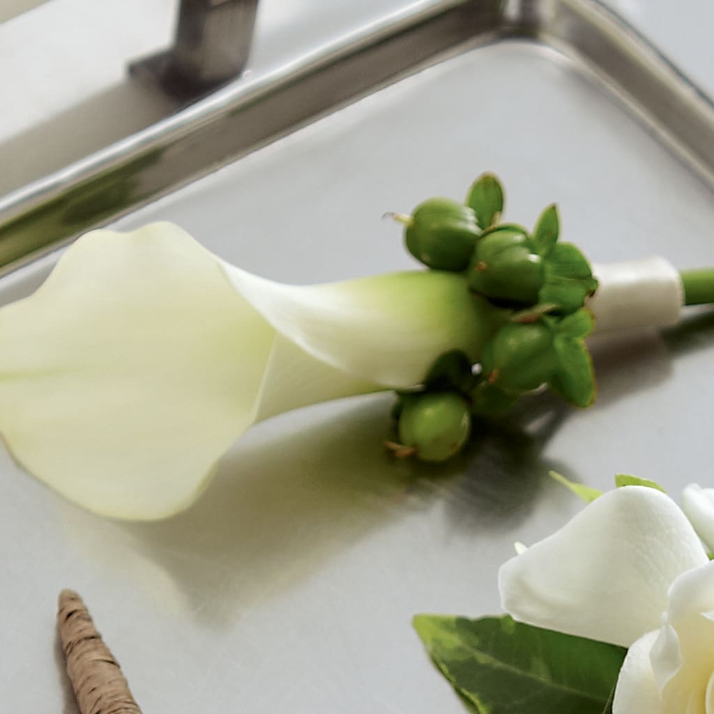 White Calla Boutonniere – PIKE CREEK FLOWERS & GIFTS, Wilmington DE