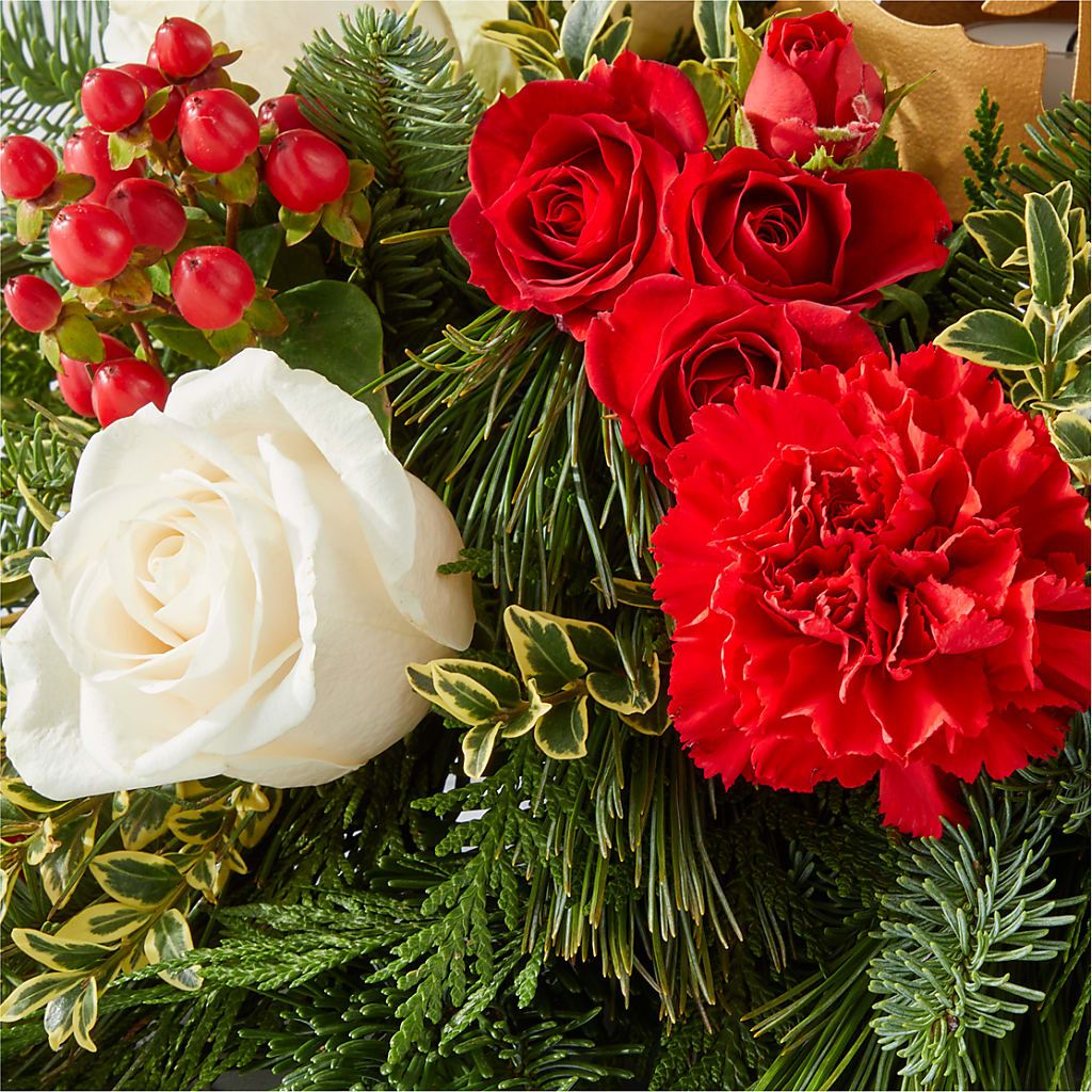 December Dreams Centerpiece – PIKE CREEK FLOWERS & GIFTS, Wilmington DE