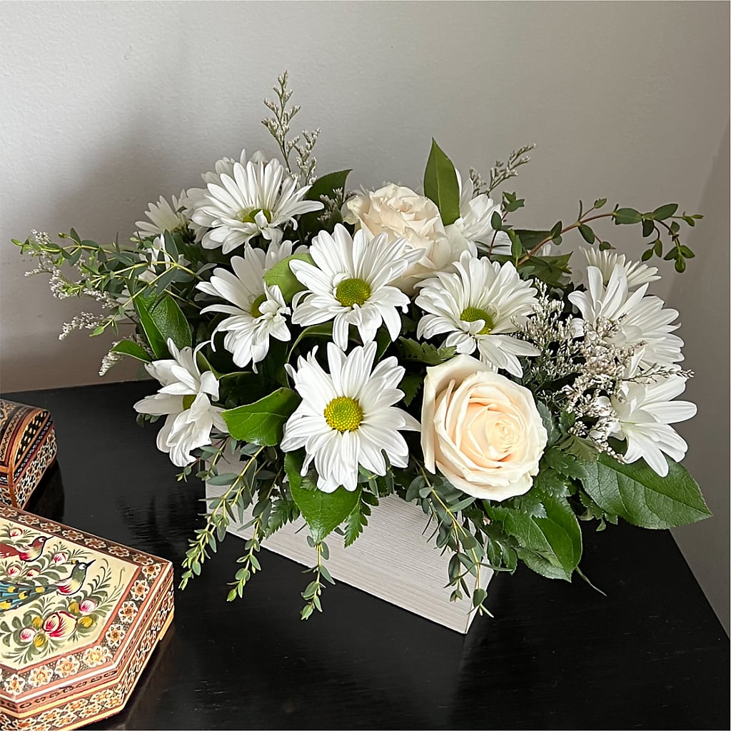Fresh Linen Box Bouquet – PIKE CREEK FLOWERS & GIFTS, Wilmington DE