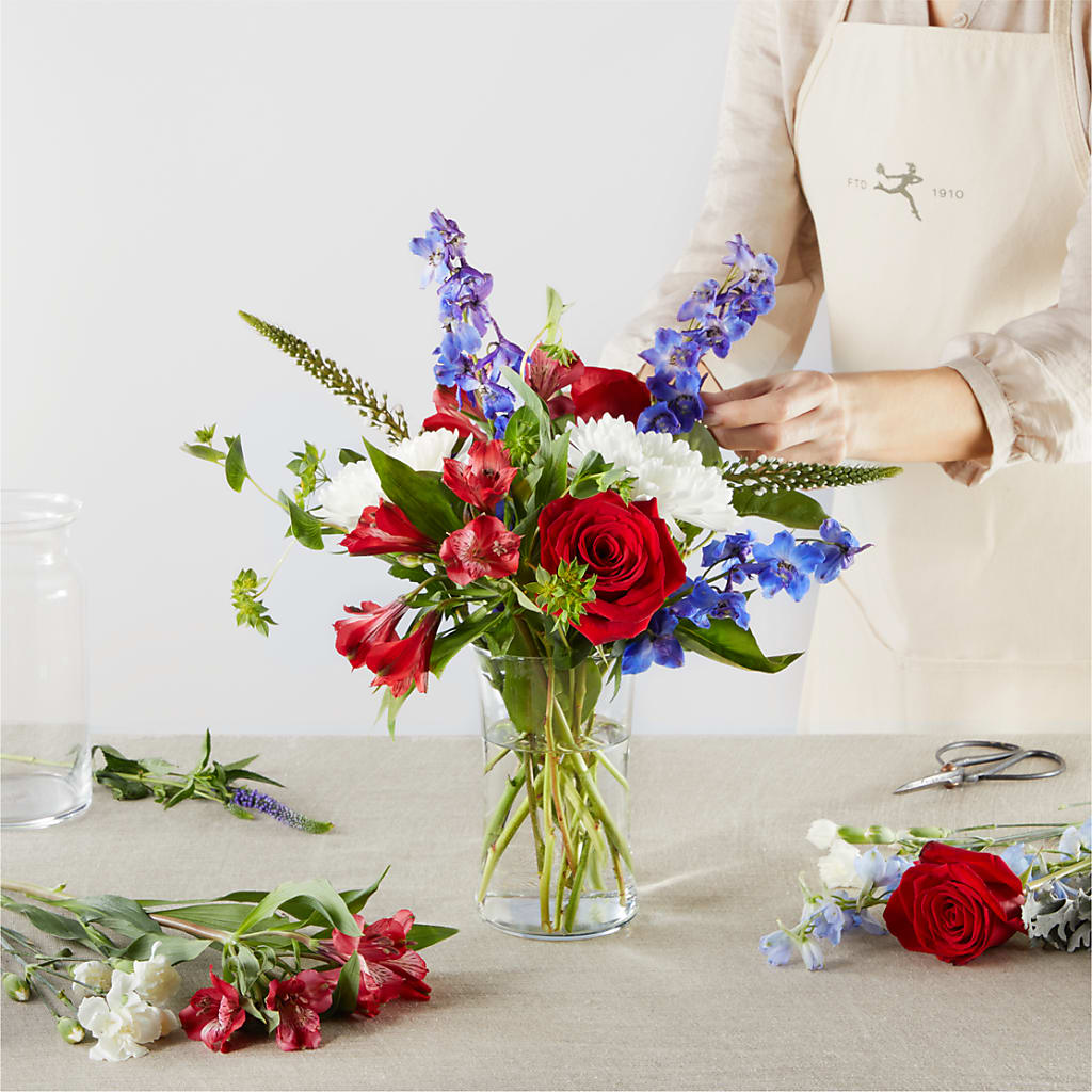 Star Spangled - A Florist Original – PIKE CREEK FLOWERS & GIFTS, Wilmington DE