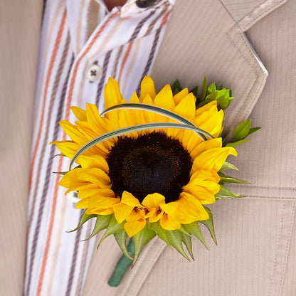 Free Spirit Boutonniere – PIKE CREEK FLOWERS & GIFTS, Wilmington DE